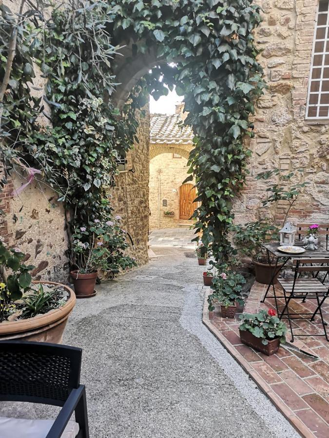 Antico Borgo Di Torri Bed & Breakfast Sovicille Ngoại thất bức ảnh